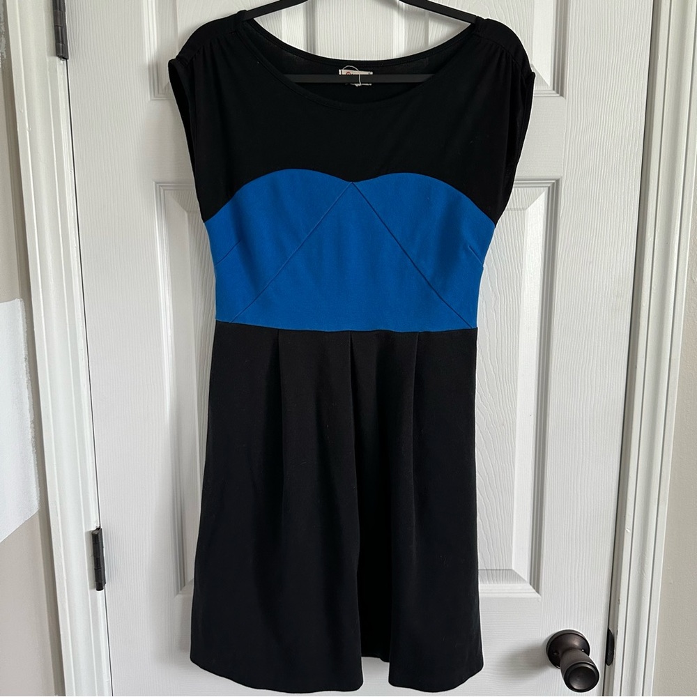 Junior’s Colorblock Dress - Size 11 - Black/Blue
